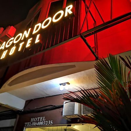 Dragon Door Hotel Sitiawan Eksteriør billede
