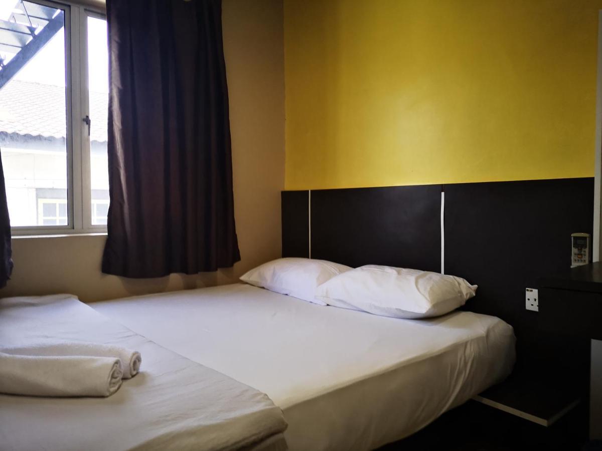 Dragon Door Hotel Sitiawan Eksteriør billede